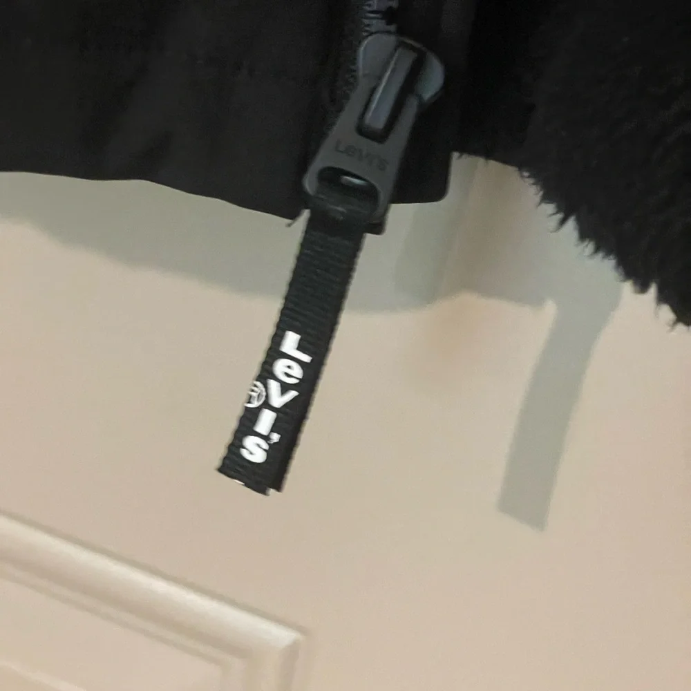 NEW NEVER WORN Black Levi Strauss Co. Coat with inner lining
